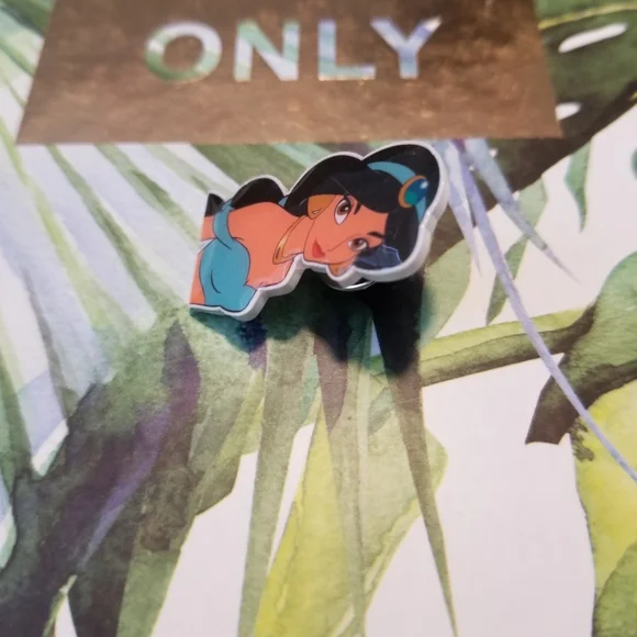 Disney Princess Jasmine Acrylic Pin - Picture 3 of 6